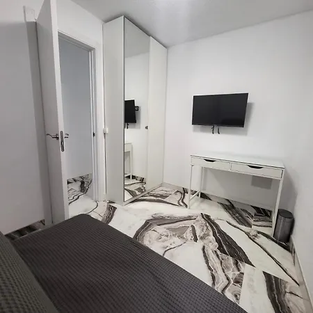 2 Bedrooms Flat + Balcony + Parking At Canteras Apartment *